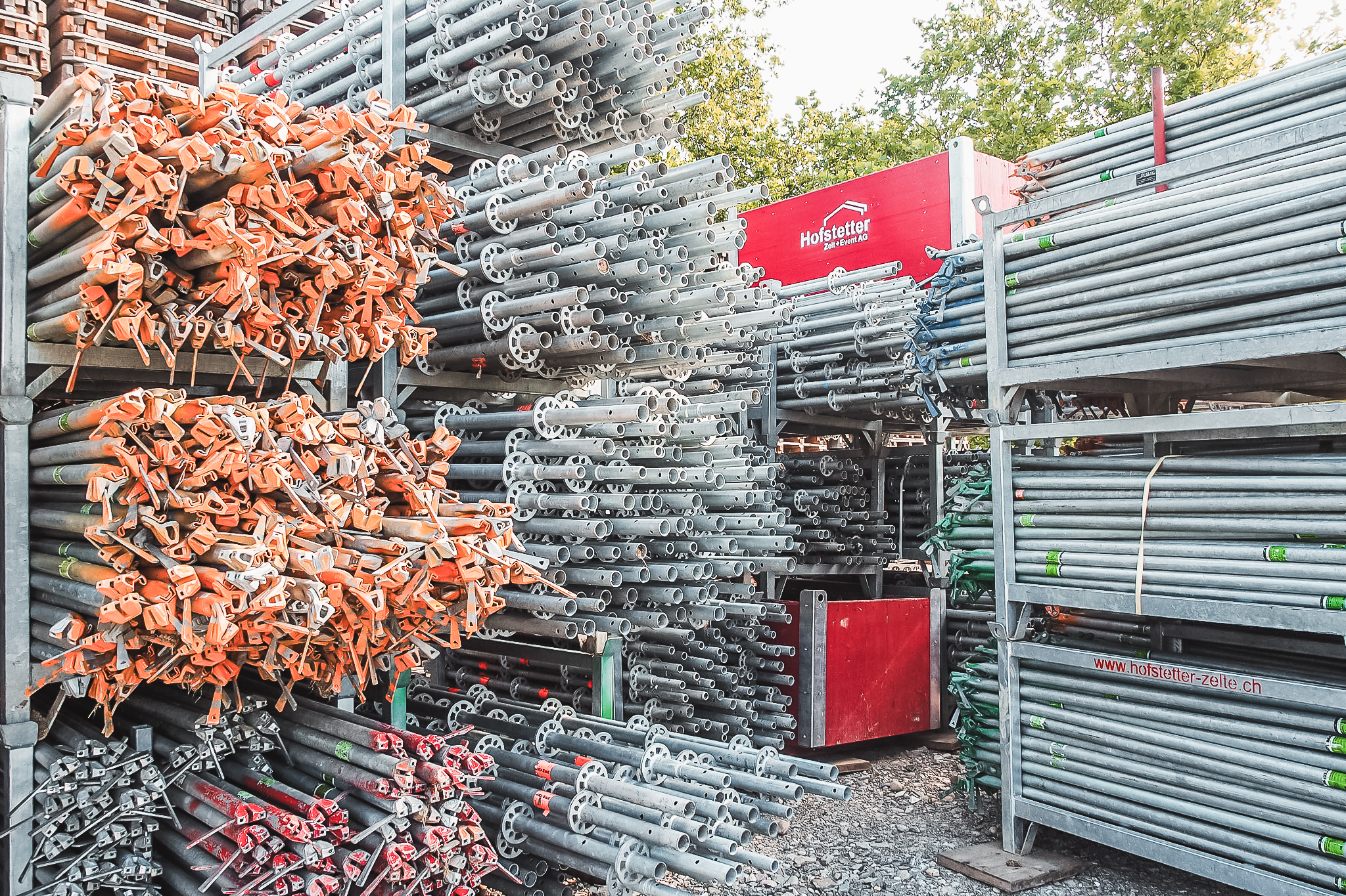 p7050030_Bern_kant_SF_Muensingen2019_Aufbau_Material_cmyk.jpg p7050030_Bern_kant_SF_Muensingen2019_Aufbau_Material_cmyk