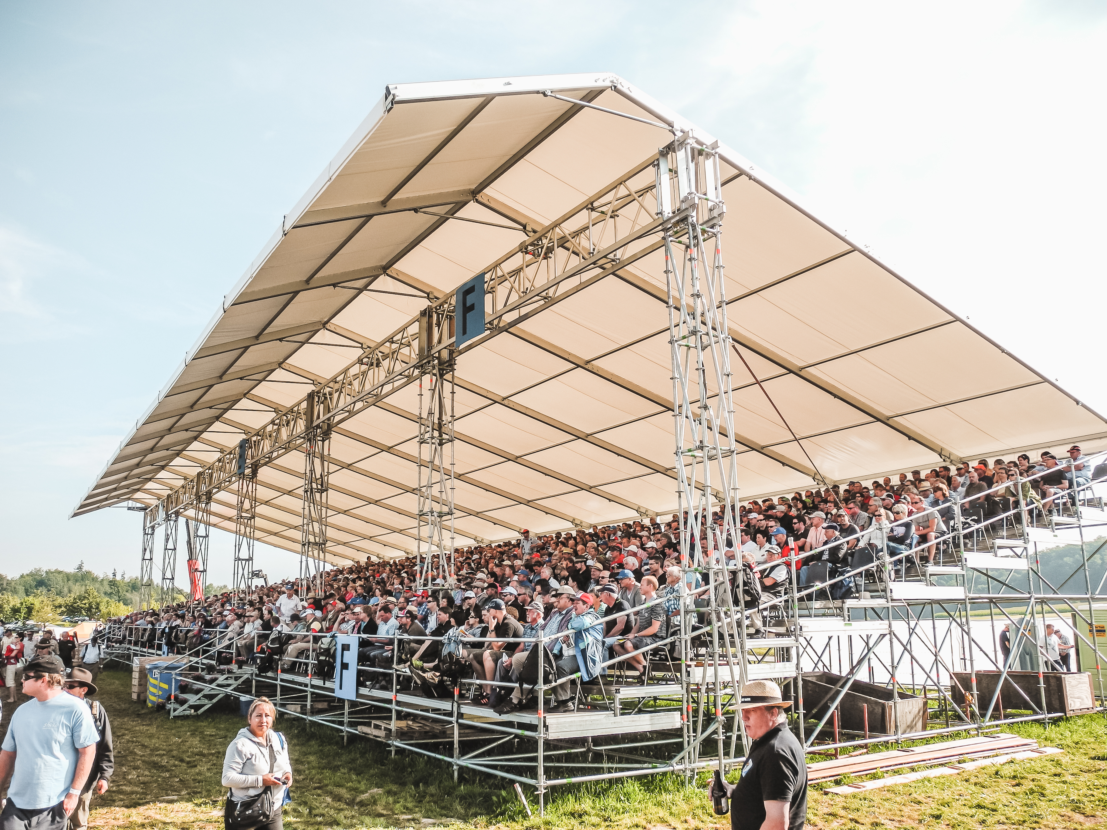 DSCN1660_Bern.kant.SF_Herzogenbuchsee_2012_Tribuene-2